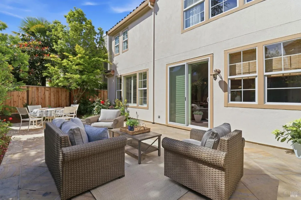 18 Richardson Rd, Novato, CA 94949