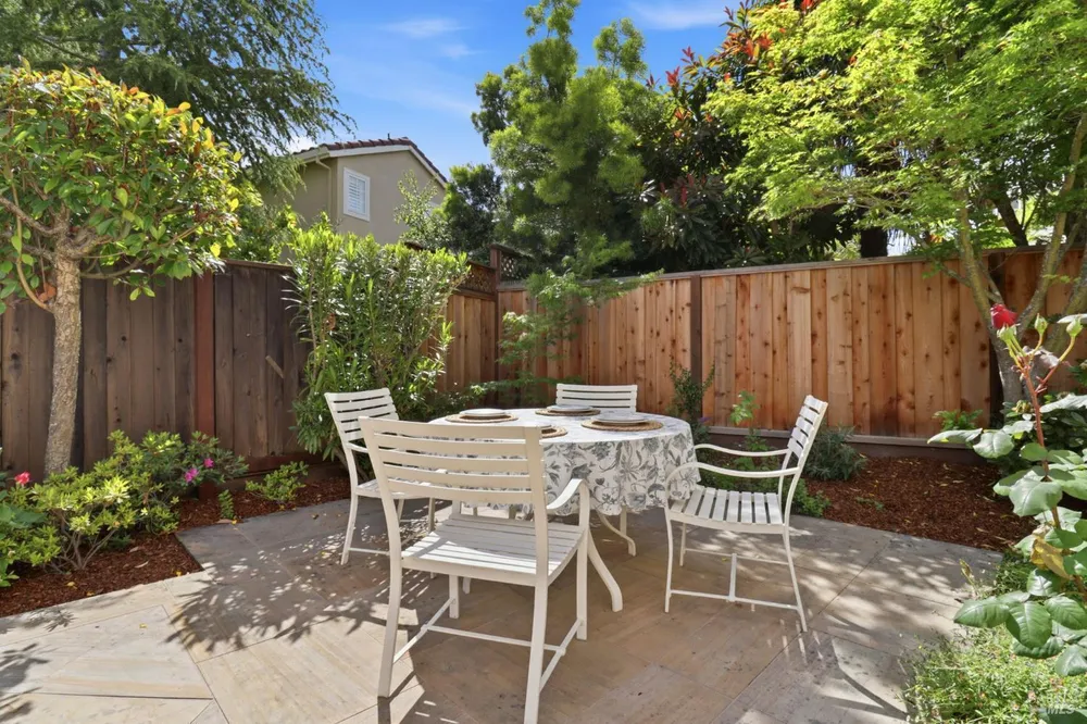 18 Richardson Rd, Novato, CA 94949