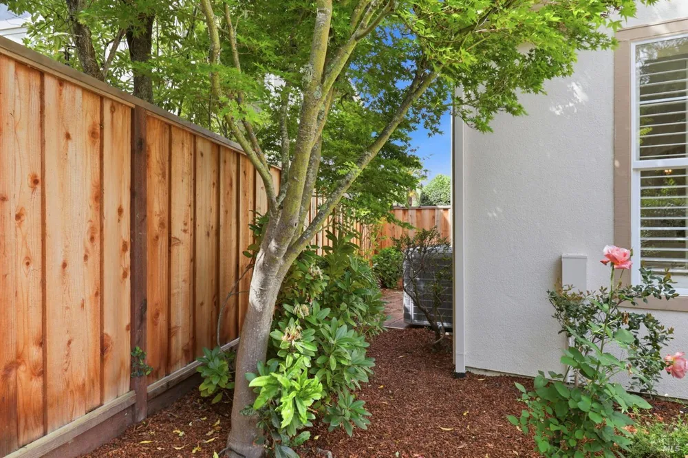 18 Richardson Rd, Novato, CA 94949