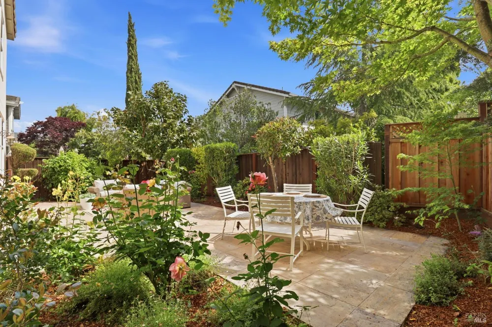 18 Richardson Rd, Novato, CA 94949