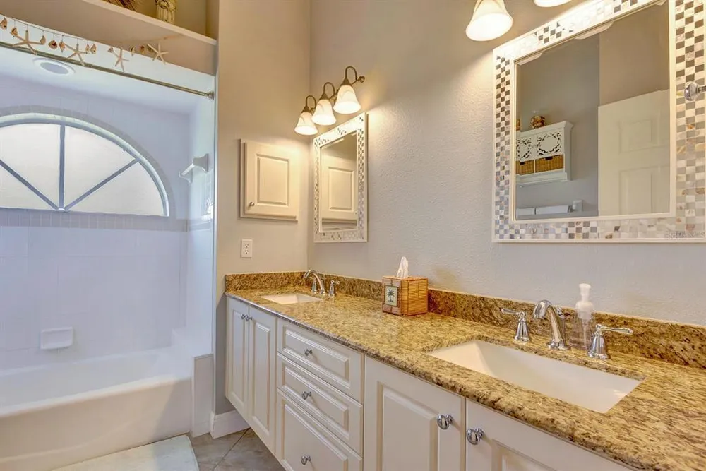 10005 Cherry Hills Avenue Circle, Bradenton, FL 34202