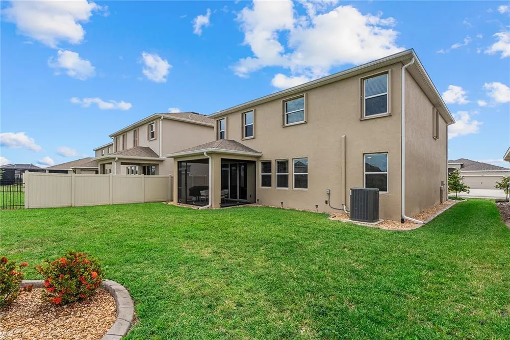 17727 Cantarina Cove, Bradenton, FL 34211