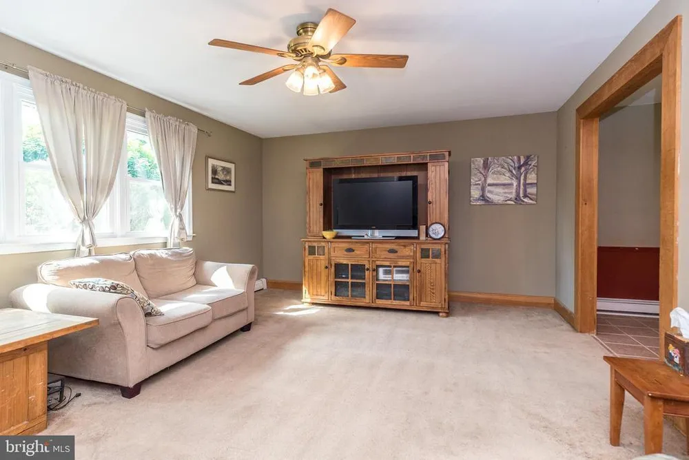 511 Upper Stump Rd, Chalfont, PA 18914