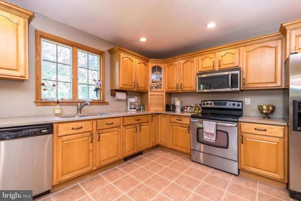 511 Upper Stump Rd, Chalfont, PA 18914
