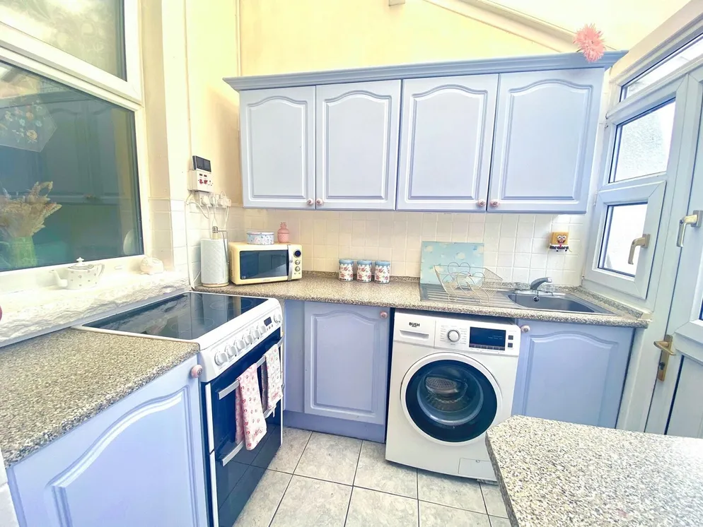 Property carousel item 4