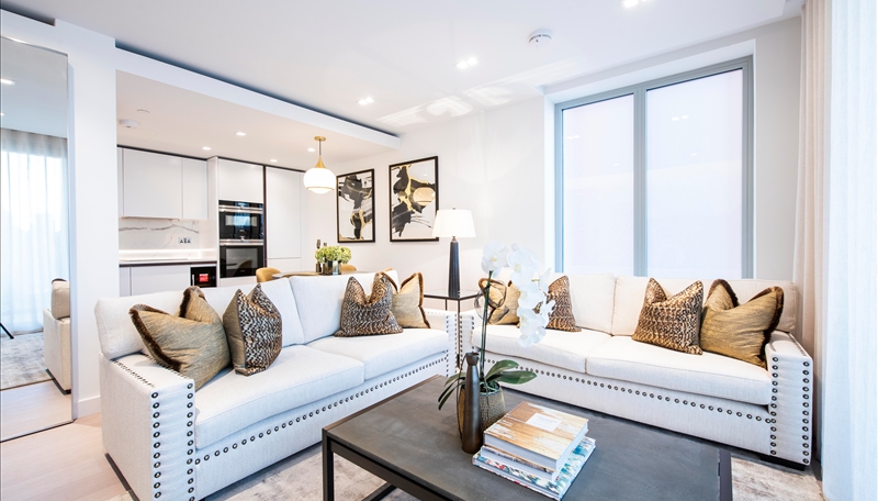 Luxury Two Bedroom Apartment To Let  Balcony  Concierge & Spa Facilities Image 2