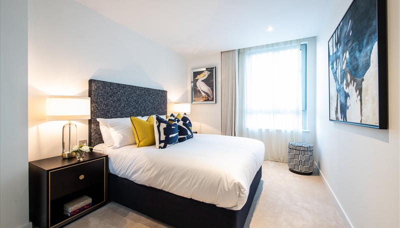 Luxury Two Bedroom Apartment To Let  Balcony  Concierge & Spa Facilities Image 7