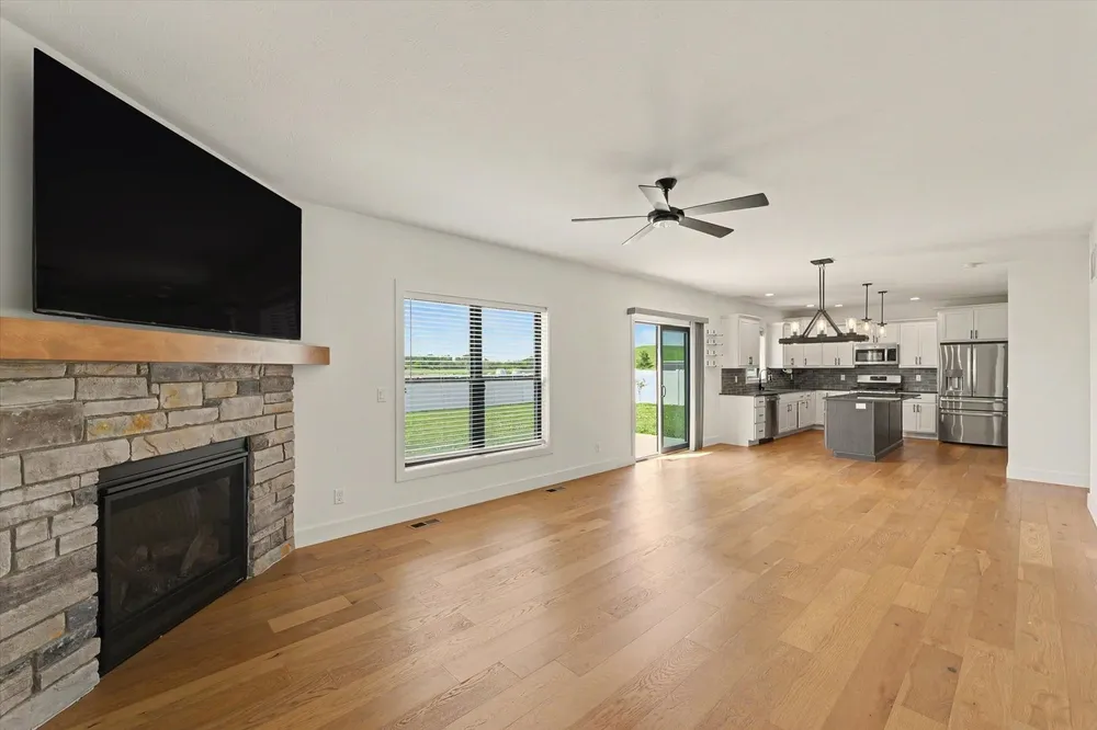 301 Sutton St, Savoy, IL 61874