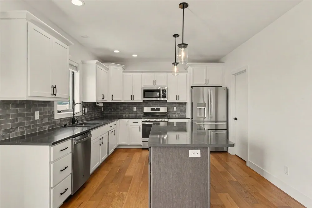301 Sutton St, Savoy, IL 61874