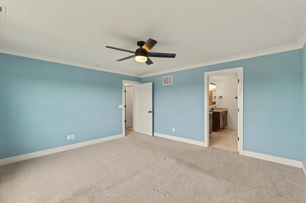 301 Sutton St, Savoy, IL 61874