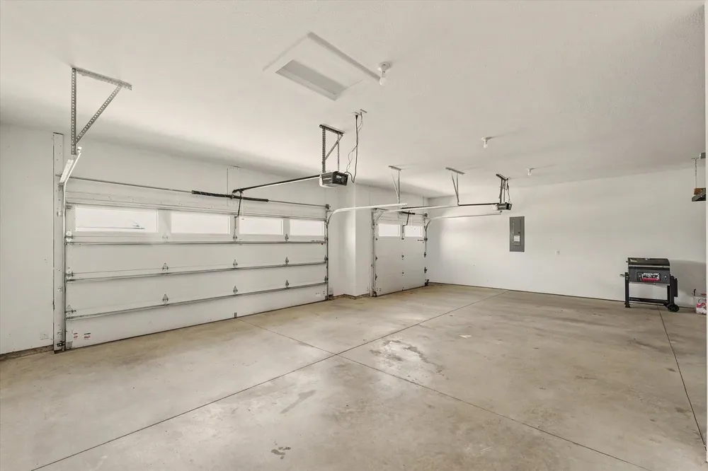 301 Sutton St, Savoy, IL 61874