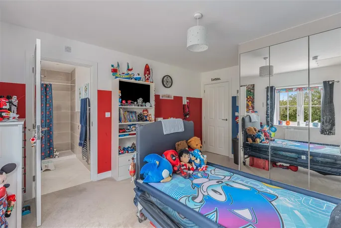 Property carousel image 17