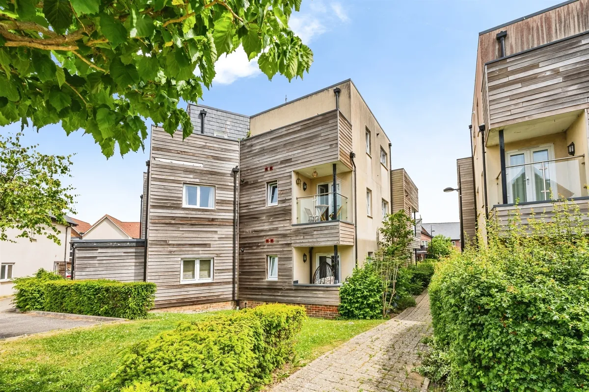 Sunflower Lane, Polegate