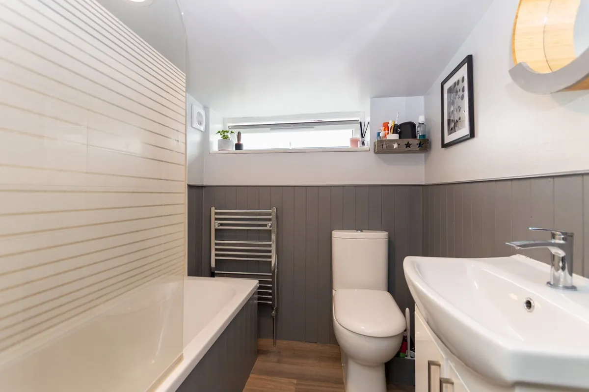 Bro Gwylwyr, Nefyn, Gwynedd, LL53