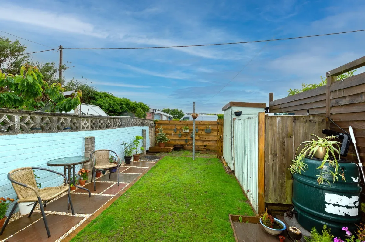 Bro Gwylwyr, Nefyn, Gwynedd, LL53