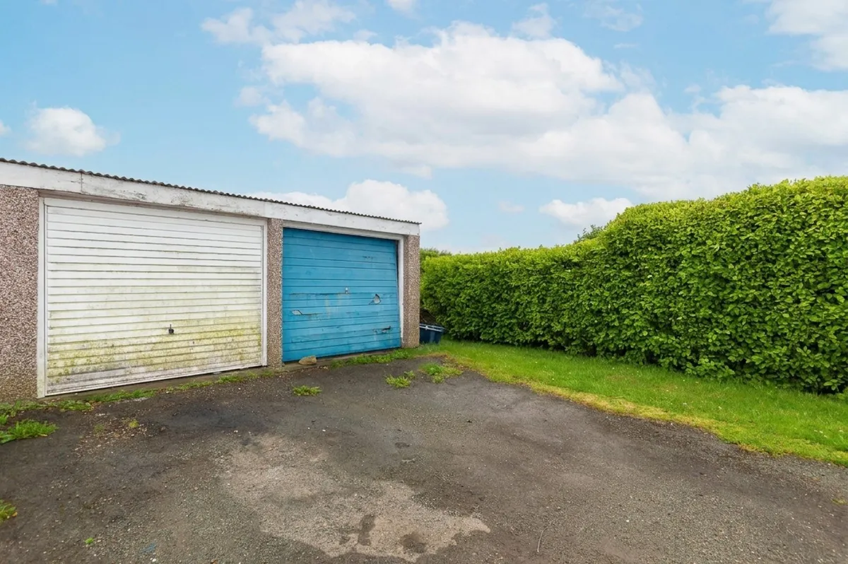 Bro Gwylwyr, Nefyn, Gwynedd, LL53