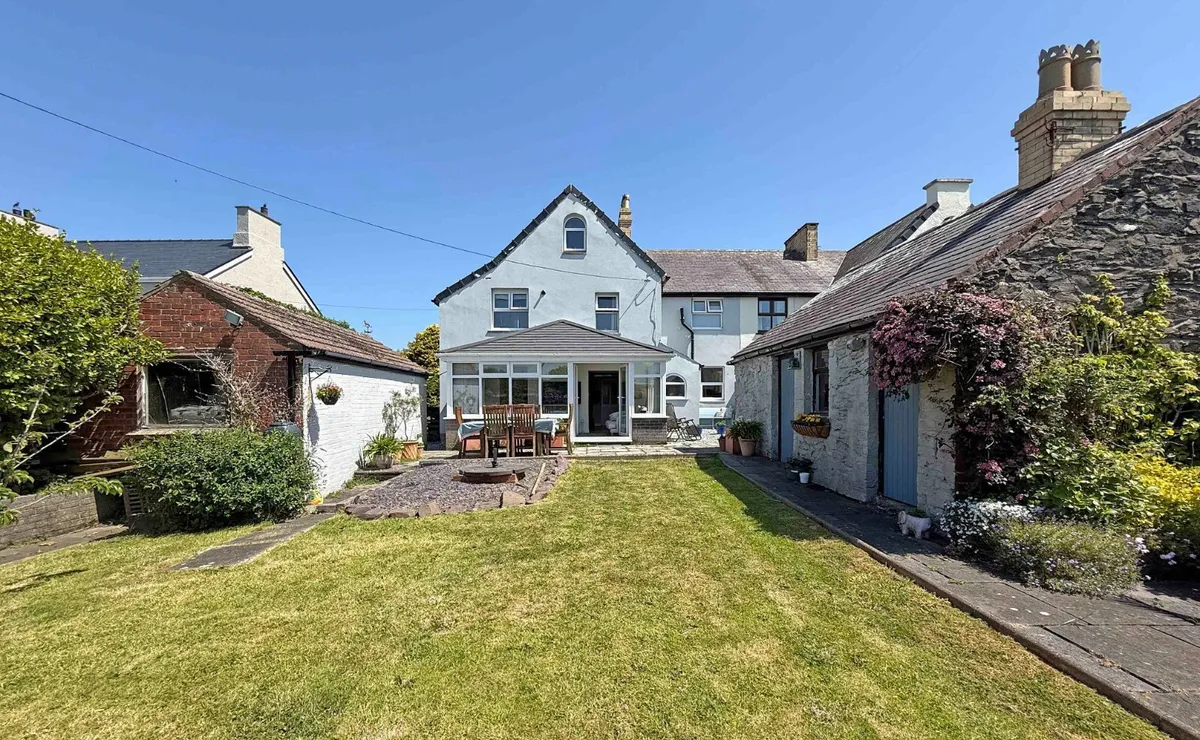 Bull Bay, Amlwch, Isle of Anglesey, LL68