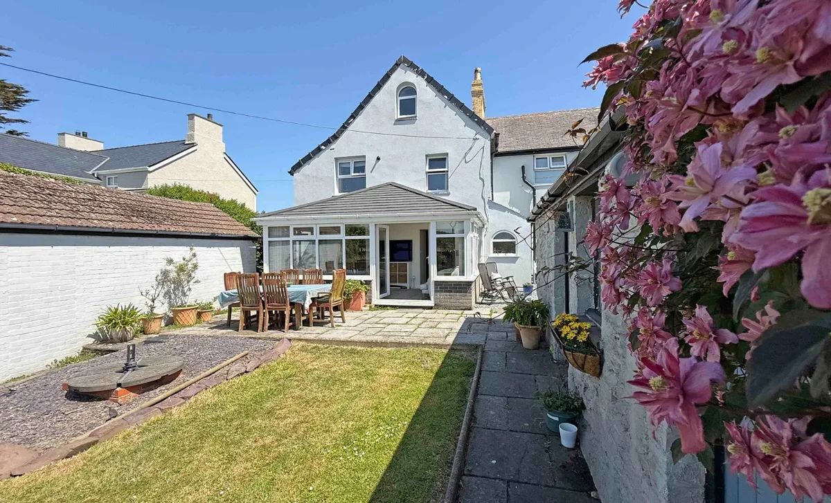Bull Bay, Amlwch, Isle of Anglesey, LL68