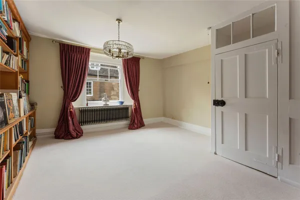North Street, Oundle, PE8 photo 9