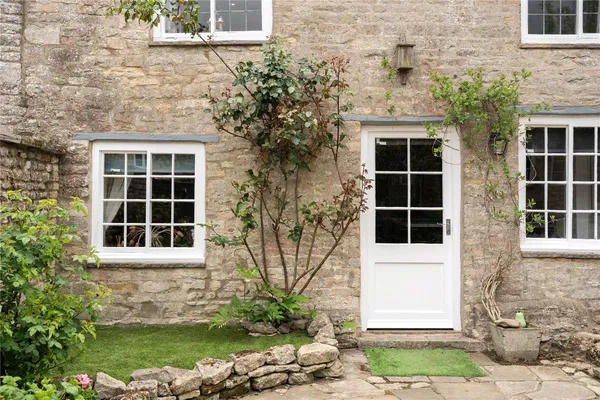 North Street, Oundle, PE8 photo 14