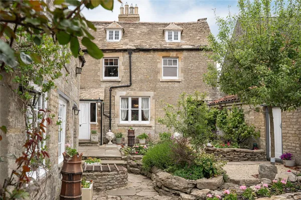 North Street, Oundle, PE8 photo 22