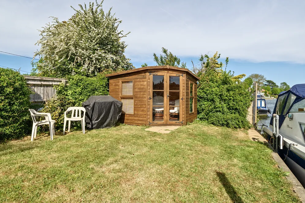 Riverside, Bourne End, SL8 photo 9