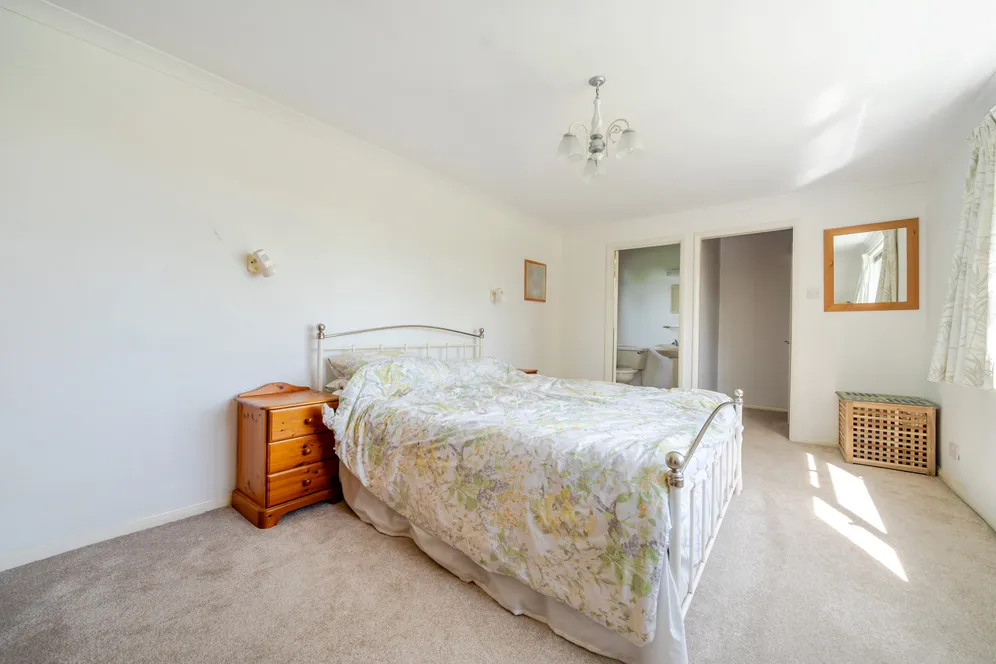 Riverside, Bourne End, SL8 photo 18