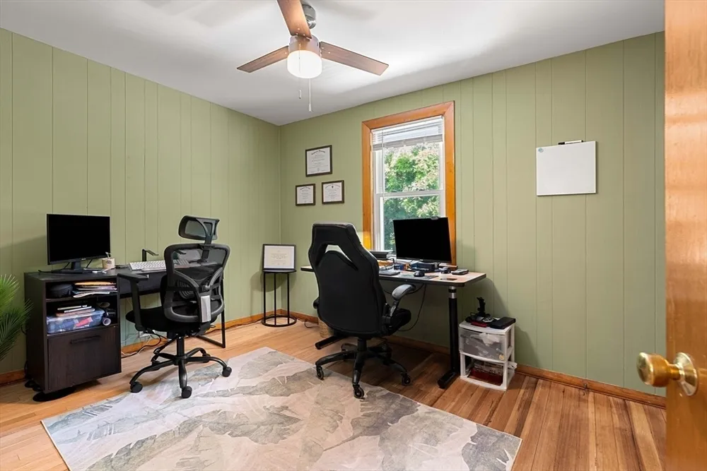 25 Wonderland Ave, Saugus, MA 01906