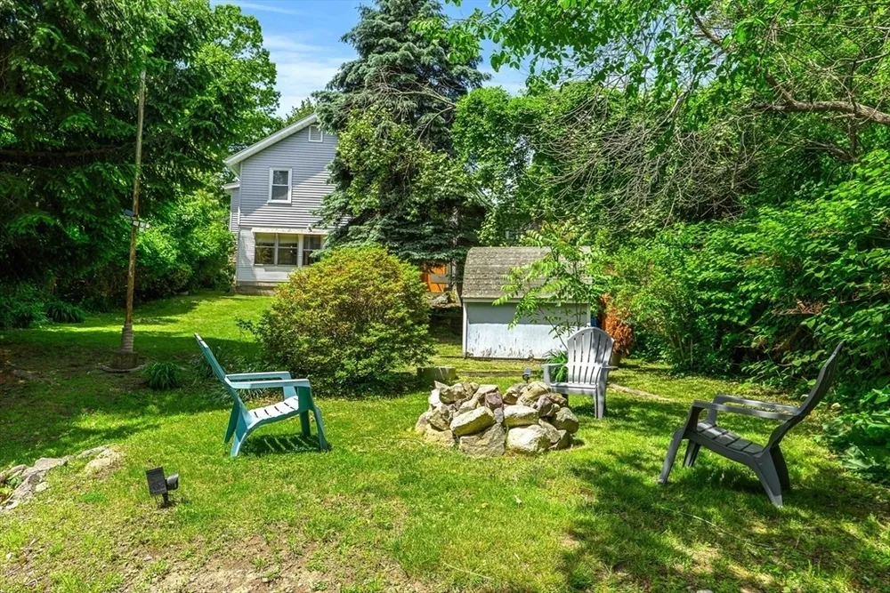 25 Wonderland Ave, Saugus, MA 01906