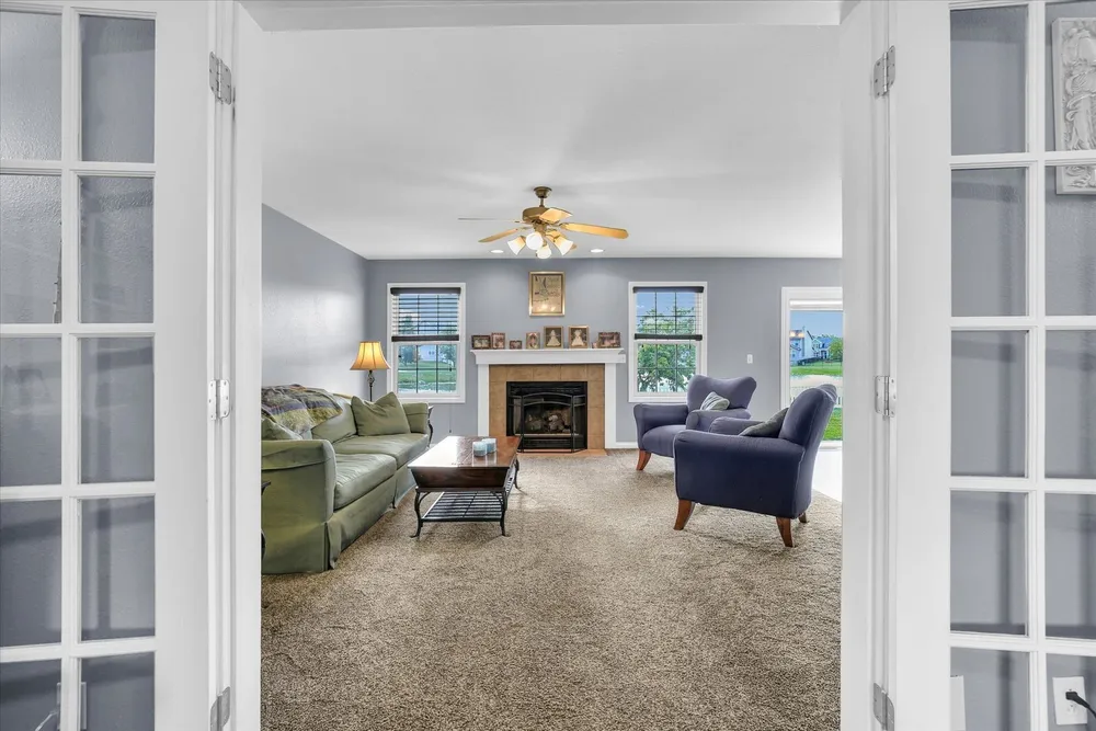 3914 Tallgrass Dr, Champaign, IL 61822