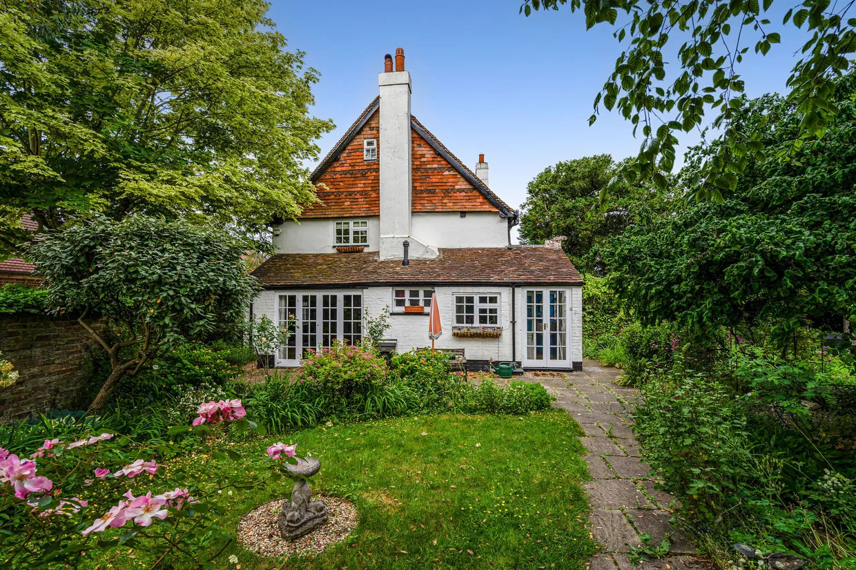 Shaw Road, Newbury, RG14 photo 2