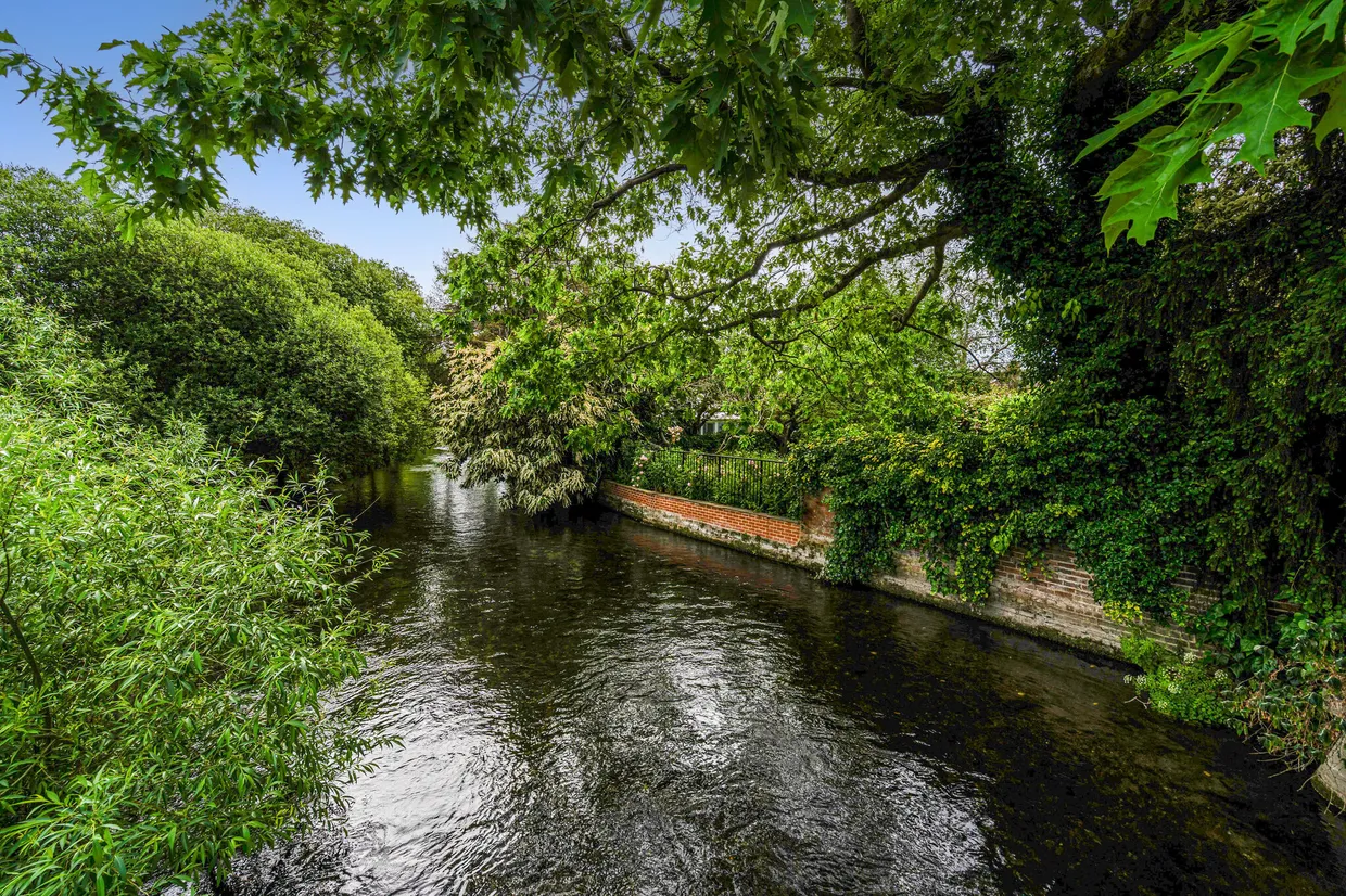 Shaw Road, Newbury, RG14 photo 17