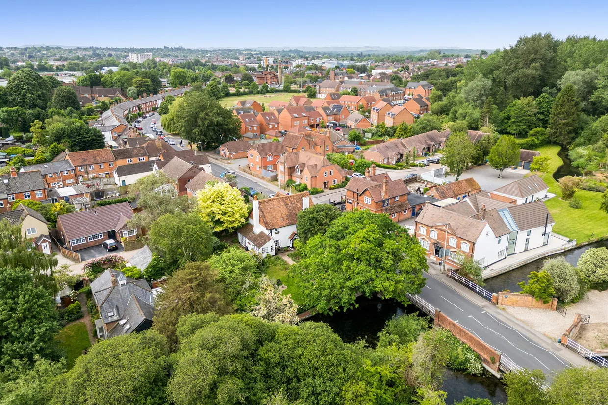 Shaw Road, Newbury, RG14 photo 20