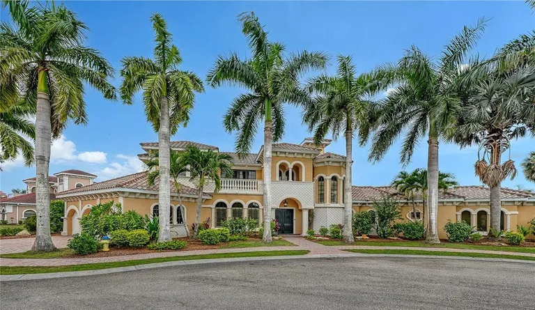 1630 Assisi Dr, Sarasota, FL 34231