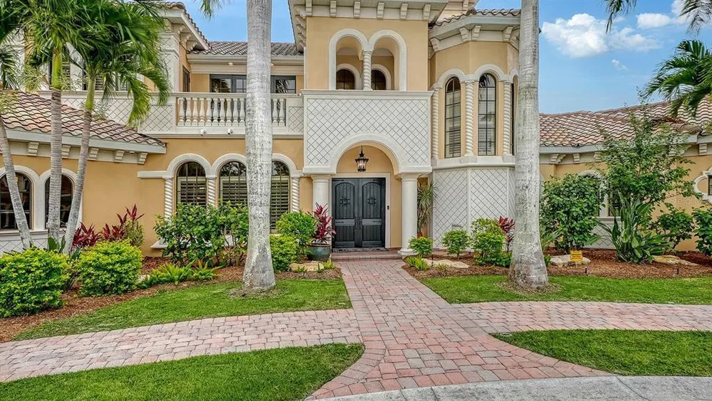 1630 Assisi Dr, Sarasota, FL 34231