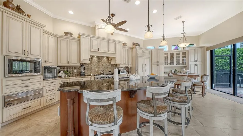1630 Assisi Dr, Sarasota, FL 34231