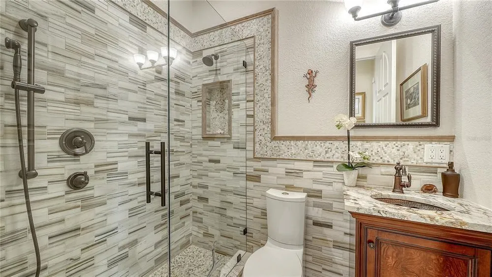 1630 Assisi Dr, Sarasota, FL 34231