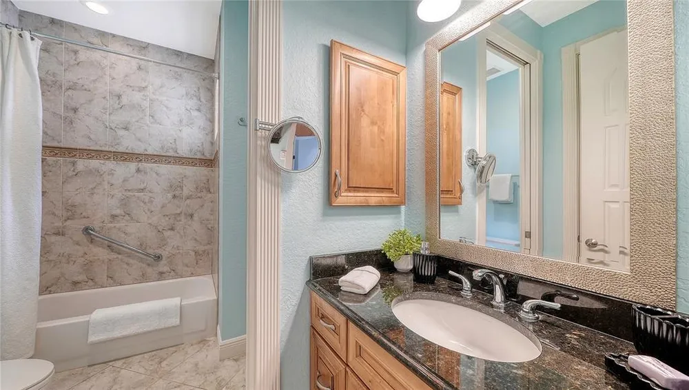 1630 Assisi Dr, Sarasota, FL 34231