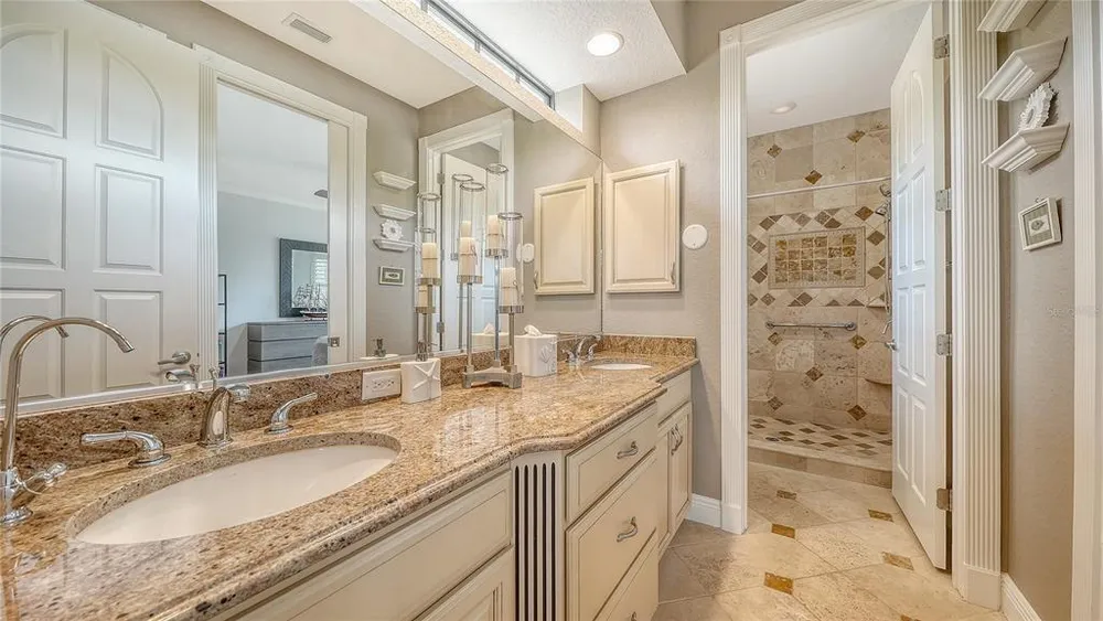 1630 Assisi Dr, Sarasota, FL 34231