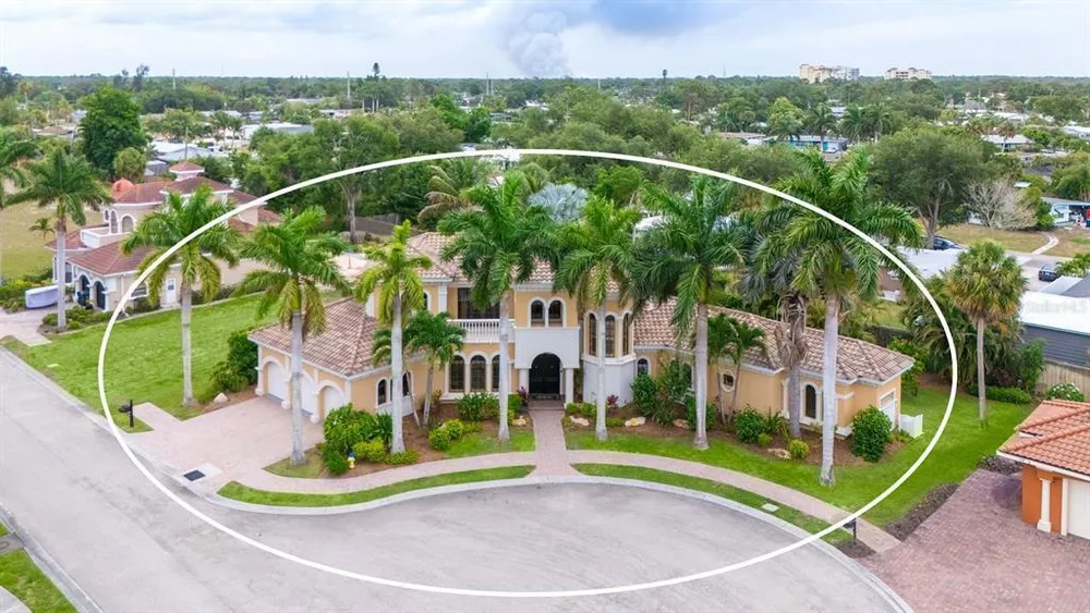 1630 Assisi Dr, Sarasota, FL 34231