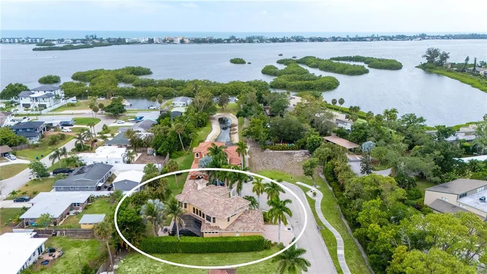 1630 Assisi Dr, Sarasota, FL 34231
