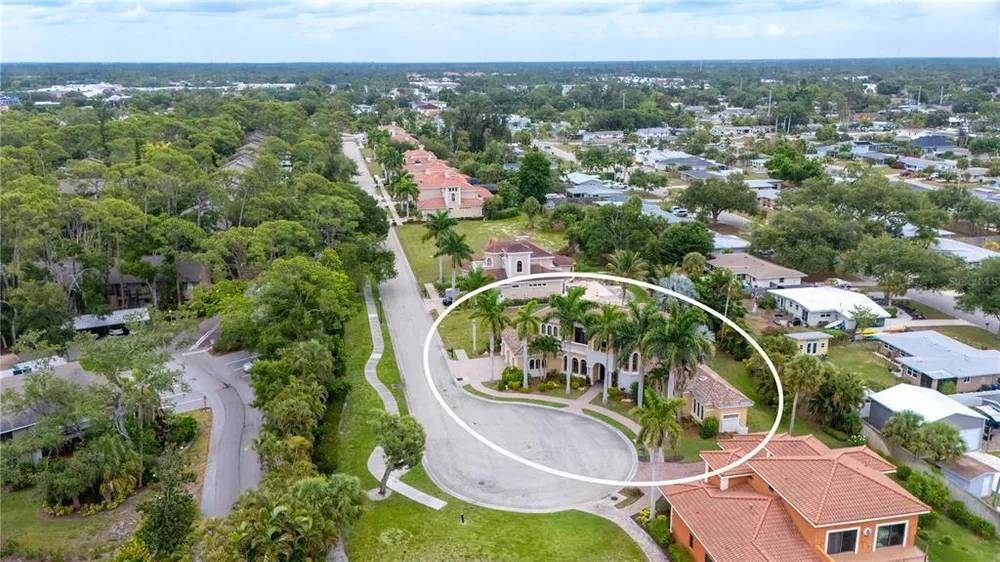 1630 Assisi Dr, Sarasota, FL 34231