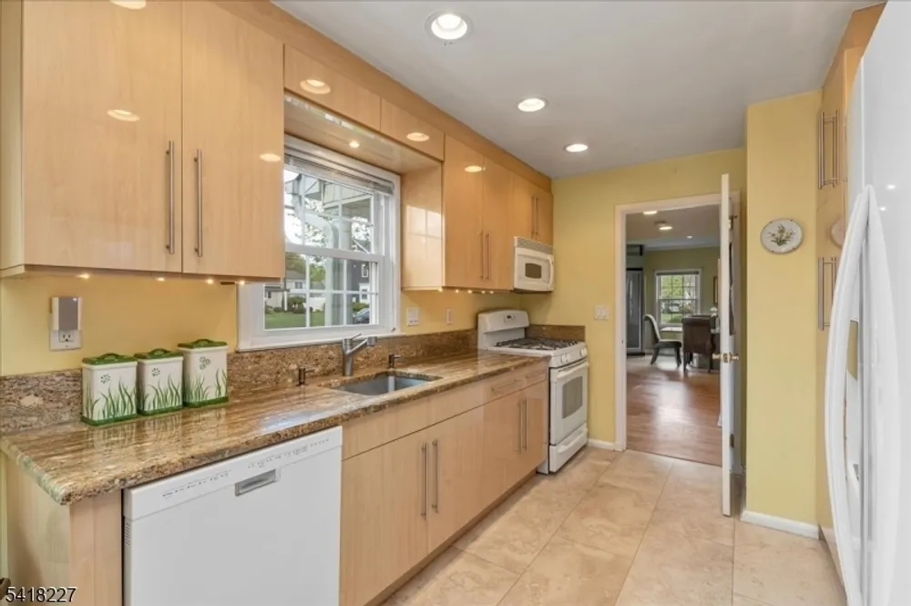 29 Mohawk Trail, Westfield, NJ 07090