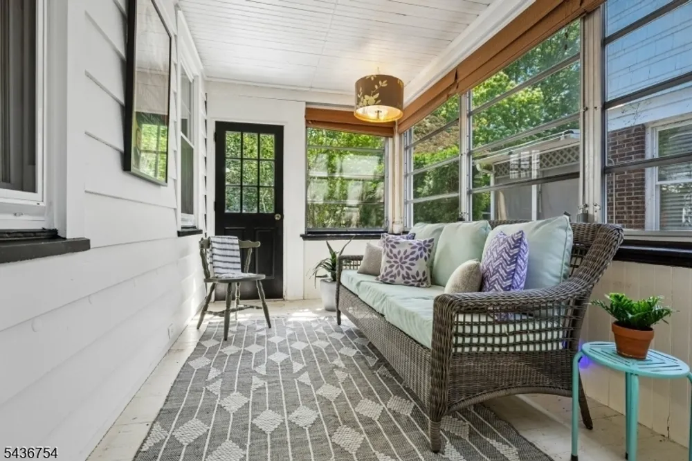 32 Rutgers St, Maplewood, NJ 07040