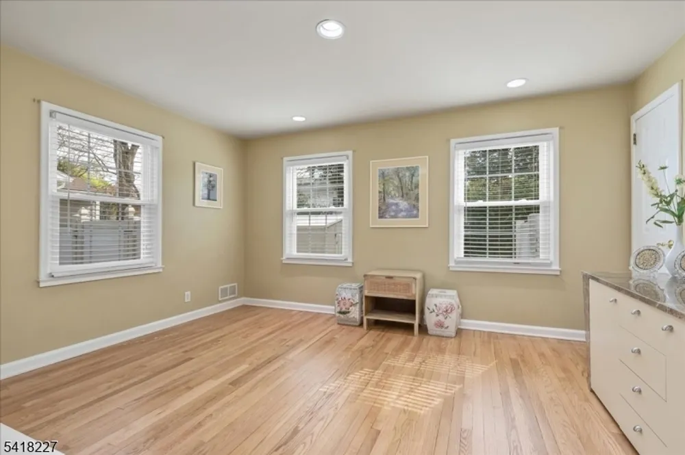 29 Mohawk Trail, Westfield, NJ 07090