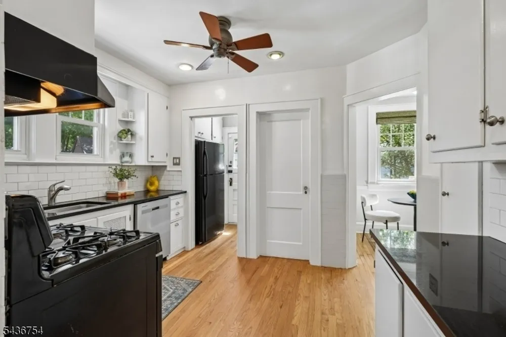 32 Rutgers St, Maplewood, NJ 07040