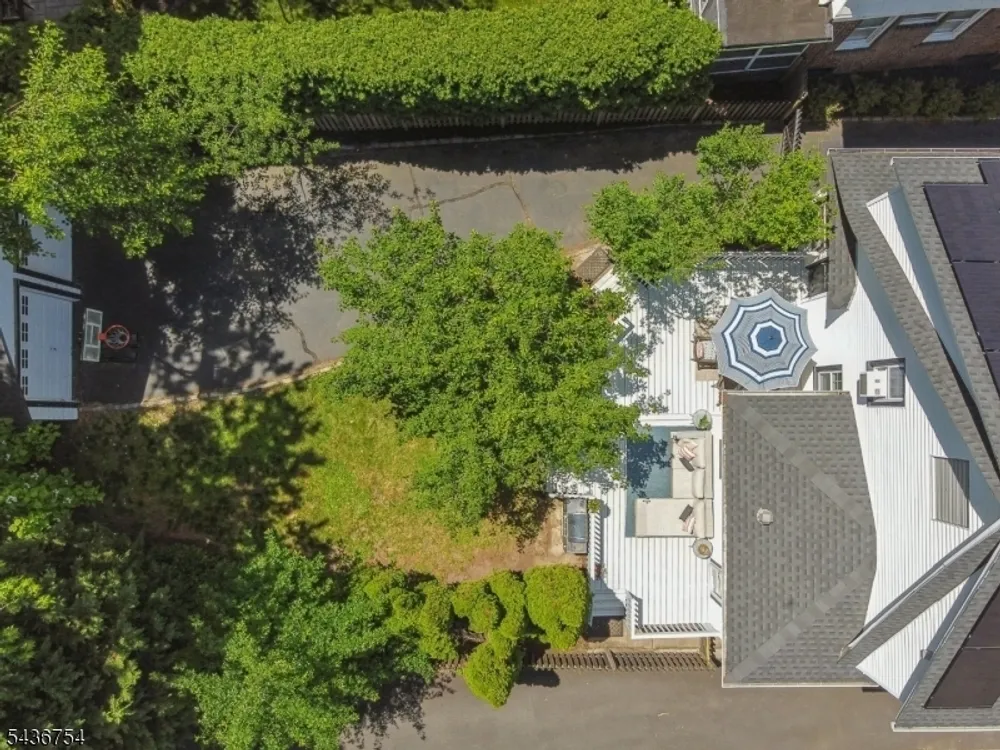32 Rutgers St, Maplewood, NJ 07040