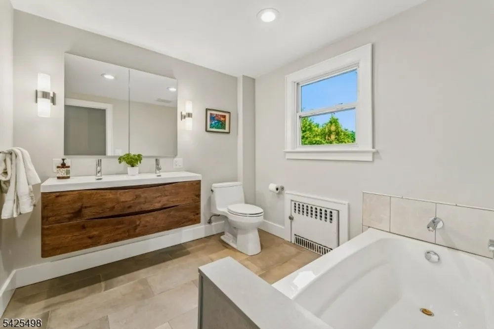 24 Mayhew Dr, South Orange, NJ 07079