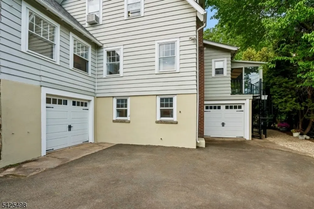 24 Mayhew Dr, South Orange, NJ 07079