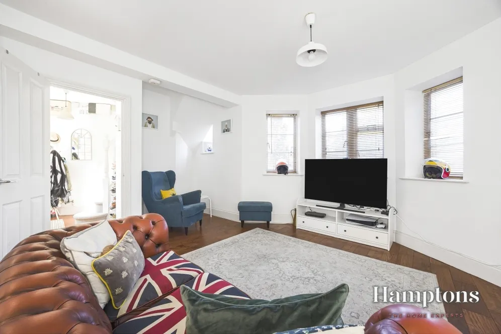 The Fire Chief Cottage, London SE18 photo 16